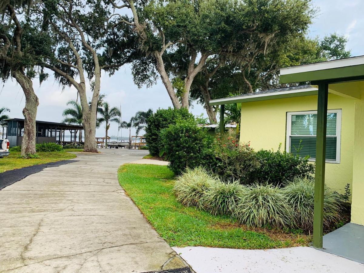 Lakeside Inn And Cafe Saint Cloud Exterior photo