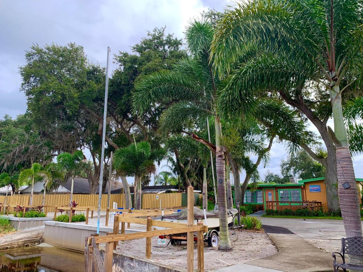 Lakeside Inn And Cafe Saint Cloud Exterior photo